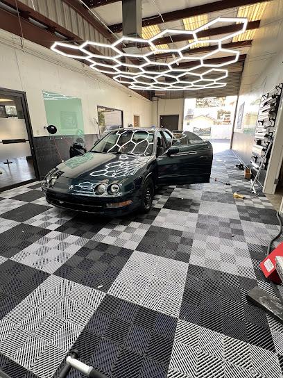 Negocio Black Diamond Autoglass And Tint Llc