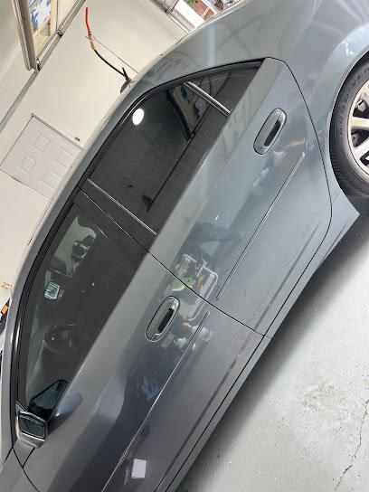 Negocio Lewys Cool Tints &Amp; Mobile Car Detailing Service