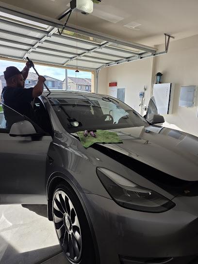 Negocio Rialto Auto Glass &Amp; Window Tinting