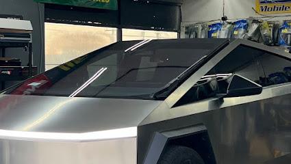 Negocio Vivid Tint N Audio Customs