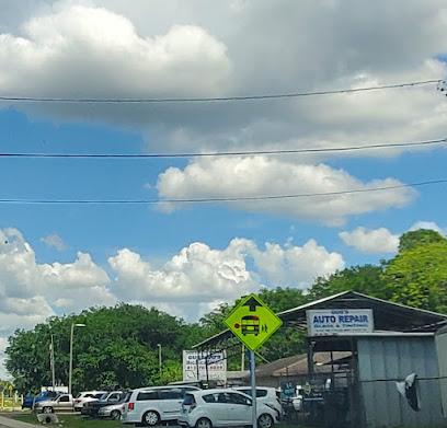 Negocio Gus's Auto Repair Glass & Tinting Inc.