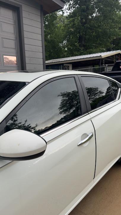 Negocio Hellwolf Window Tint & Auto