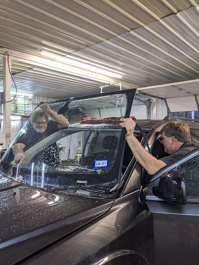 Negocio Jerry Braddock's Auto Trim & Glass