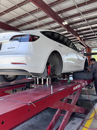 Negocio Quick Lane Tire & Auto Center
