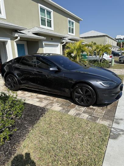 Negocio Redline Tint, Ceramic Coating, Paint Protection & Detailing