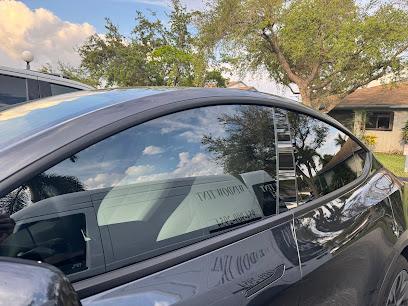 Negocio Urbano Window Tinting Service