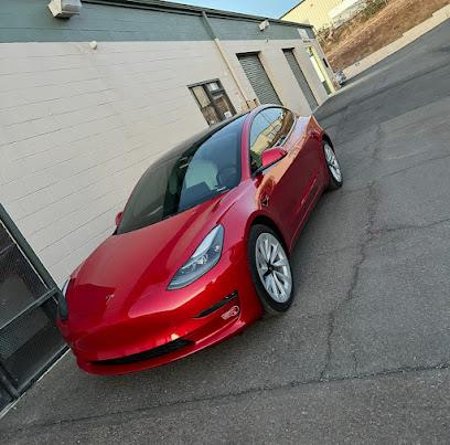 Negocio Zeus Customs &Amp; Tint